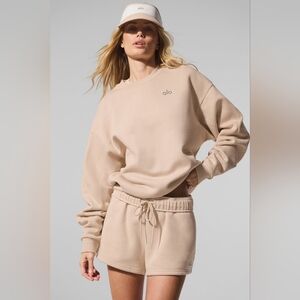 Alo Yoga Accolade Crew Neck Pullover